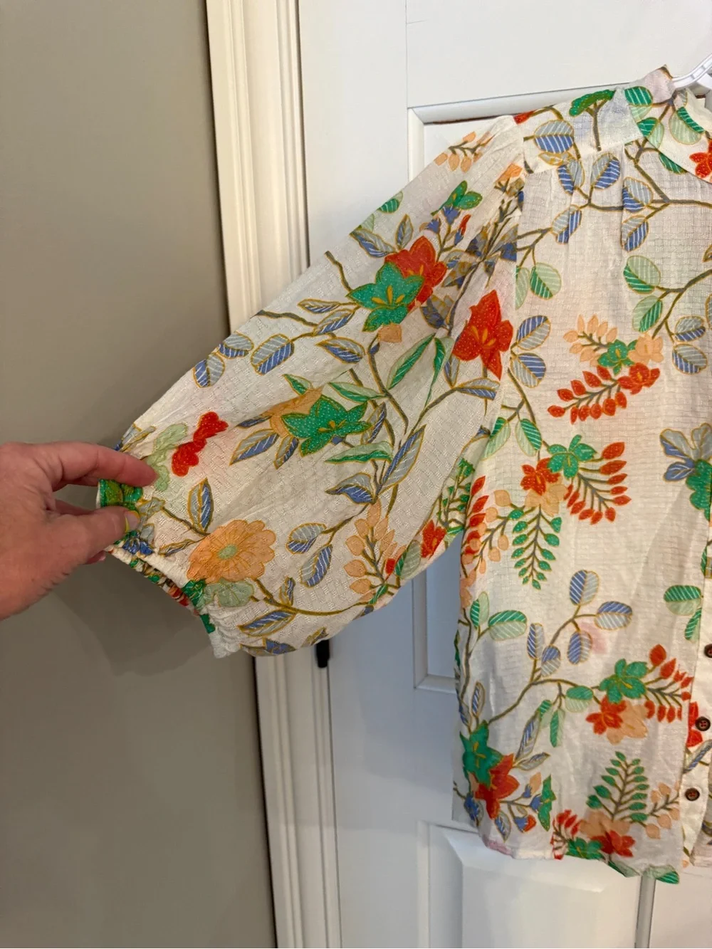 Maeve by Anthropologie Kalapana floral Button Front Blouse Size 0 6036